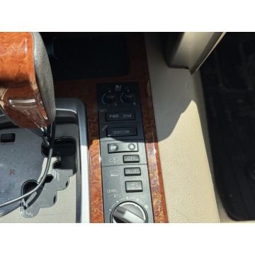 Toyota Land Cruiser 2013,  4.5 diesel, automat - Na sprzedaż za 121 700 zł - Janki - zdjęcie 6