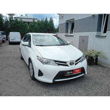 Toyota Auris II  1.4dm³ 90KM