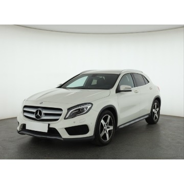 Mercedes - Benz GLA-klasa  SUV 2015,  1.6 benzyna, automat - Na sprzedaż za 66 999 zł - Katowice - zdjęcie 3