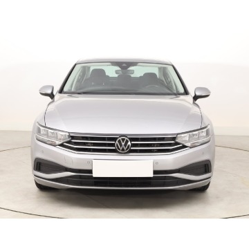 Volkswagen Passat  Liftback 2021,  1.5 benzyna, automat - Na sprzedaż za 64 999 zł - Bielany Wrocławskie - zdjęcie 2