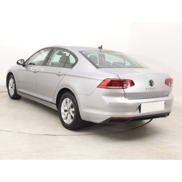 Volkswagen Passat  Liftback 2021,  1.5 benzyna, automat - Na sprzedaż za 64 999 zł - Bielany Wrocławskie - zdjęcie 5