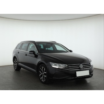 VW Passat 2.0 TDI (150KM), 2022
