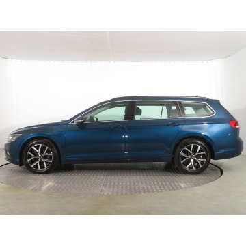 Volkswagen Passat  Kombi 2023,  2.0 diesel, automat - Na sprzedaż za 74 999 zł - Katowice - zdjęcie 4