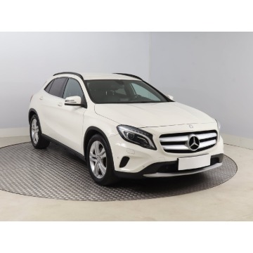 Mercedes GLA GLA 250 4MATIC (211KM), 2014