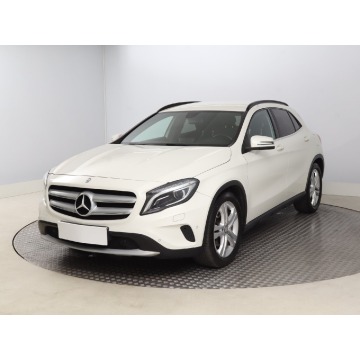Mercedes - Benz GLA-klasa  SUV 2014,  2.0 benzyna, automat - Na sprzedaż za 63 999 zł - Bielany Wrocławskie - zdjęcie 3