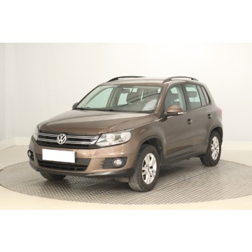 Volkswagen Tiguan  SUV 2014,  1.4 benzyna - Na sprzedaż za 29 999 zł - Zabrze - zdjęcie 3