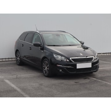 Peugeot 308 1.2 e-THP (110KM), 2015