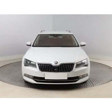 Skoda Superb  Kombi 2018,  2.0 diesel, automat - Na sprzedaż za 71 999 zł - Bielany Wrocławskie - zdjęcie 2
