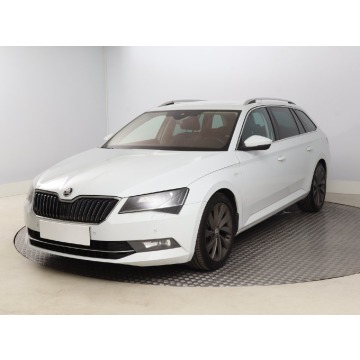 Skoda Superb  Kombi 2018,  2.0 diesel, automat - Na sprzedaż za 71 999 zł - Bielany Wrocławskie - zdjęcie 3