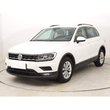 Volkswagen Tiguan  SUV 2018,  1.4 benzyna, automat - Na sprzedaż za 74 999 zł - Bielany Wrocławskie - zdjęcie 3