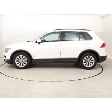 Volkswagen Tiguan  SUV 2018,  1.4 benzyna, automat - Na sprzedaż za 74 999 zł - Bielany Wrocławskie - zdjęcie 4