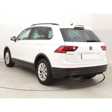 Volkswagen Tiguan  SUV 2018,  1.4 benzyna, automat - Na sprzedaż za 74 999 zł - Bielany Wrocławskie - zdjęcie 5