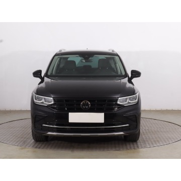 Volkswagen Tiguan  SUV 2021,  2.0 diesel, automat - Na sprzedaż za 107 999 zł - Toruń - zdjęcie 2