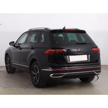 Volkswagen Tiguan  SUV 2021,  2.0 diesel, automat - Na sprzedaż za 107 999 zł - Toruń - zdjęcie 5