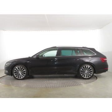 Skoda Superb  Kombi 2016,  2.0 benzyna, automat - Na sprzedaż za 69 999 zł - Katowice - zdjęcie 4
