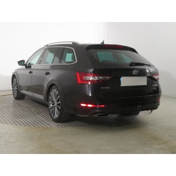 Skoda Superb  Kombi 2016,  2.0 benzyna, automat - Na sprzedaż za 69 999 zł - Katowice - zdjęcie 5