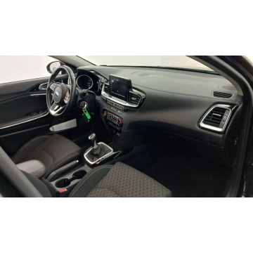 Kia Ceed  Kombi 2019,  1.4 benzyna - Na sprzedaż za 48 999 zł - Tychy - zdjęcie 3