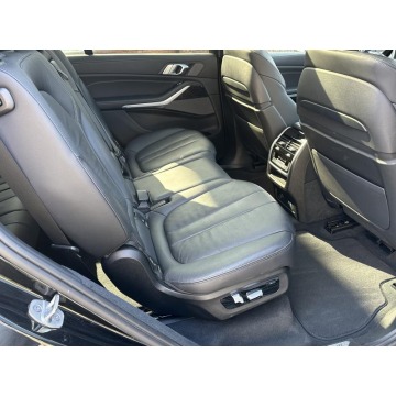 BMW   Terenowy 2021,  3.0 diesel, automat - Na sprzedaż za 324 599 zł - Warszawa - zdjęcie 8