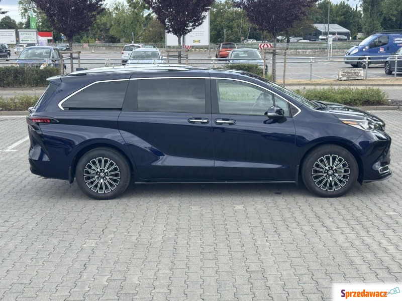 Toyota Sienna 2025,  2.5 hybryda, automat - Na sprzedaż za 279 700 zł - Janki