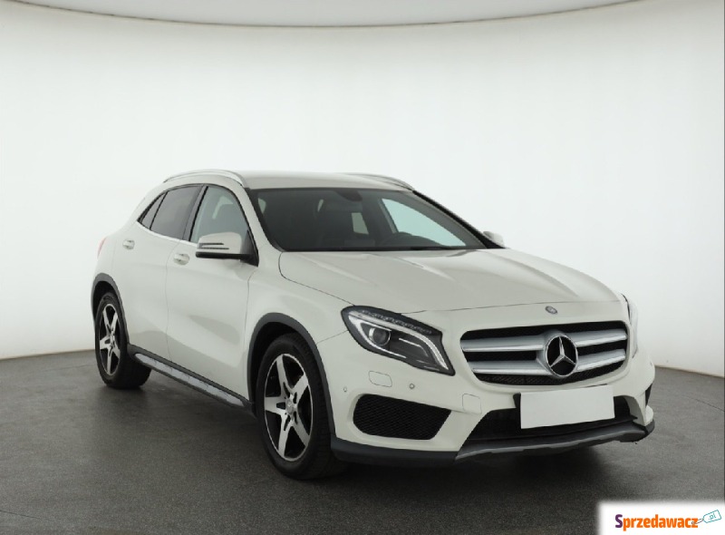 Mercedes - Benz GLA-klasa  SUV 2015,  1.6 benzyna, automat - Na sprzedaż za 66 999 zł - Katowice