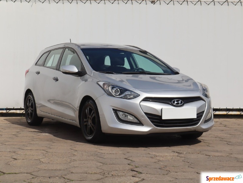 Hyundai i30  Kombi 2013,  1.4 benzyna - Na sprzedaż za 23 999 zł - Łódź