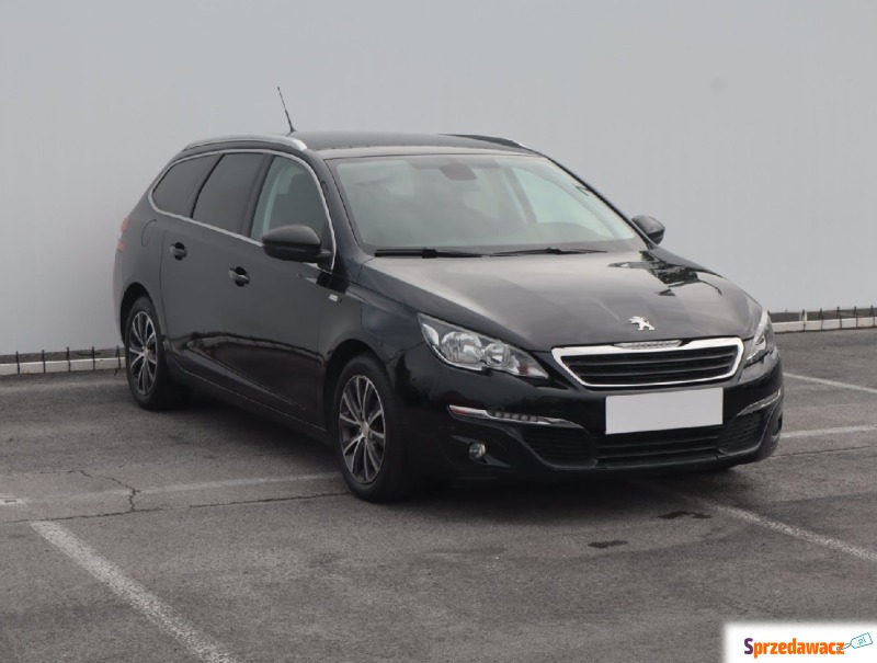Peugeot 308  Kombi 2015,  1.2 benzyna - Na sprzedaż za 17 999 zł - Lublin