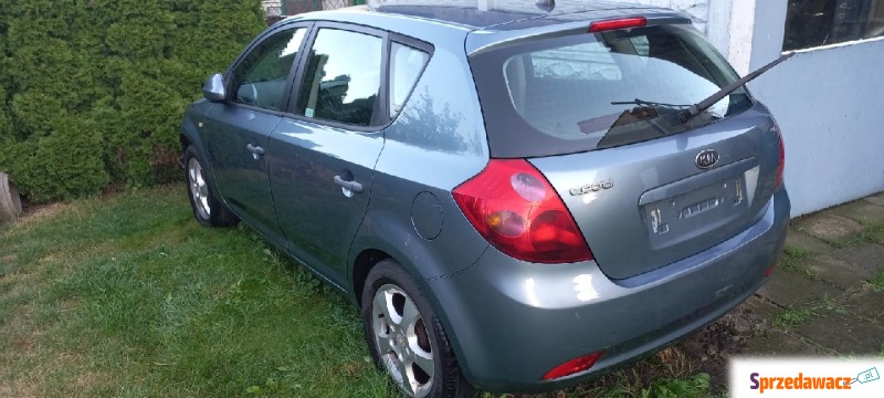 Kia ceed 1.6 2007 rok - Części blacharskie - Biadki