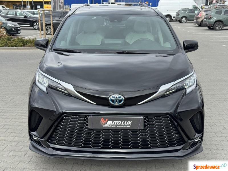 Toyota Sienna 2024