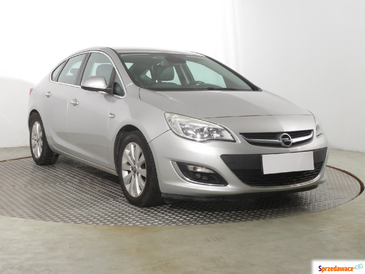 Opel Astra 2012