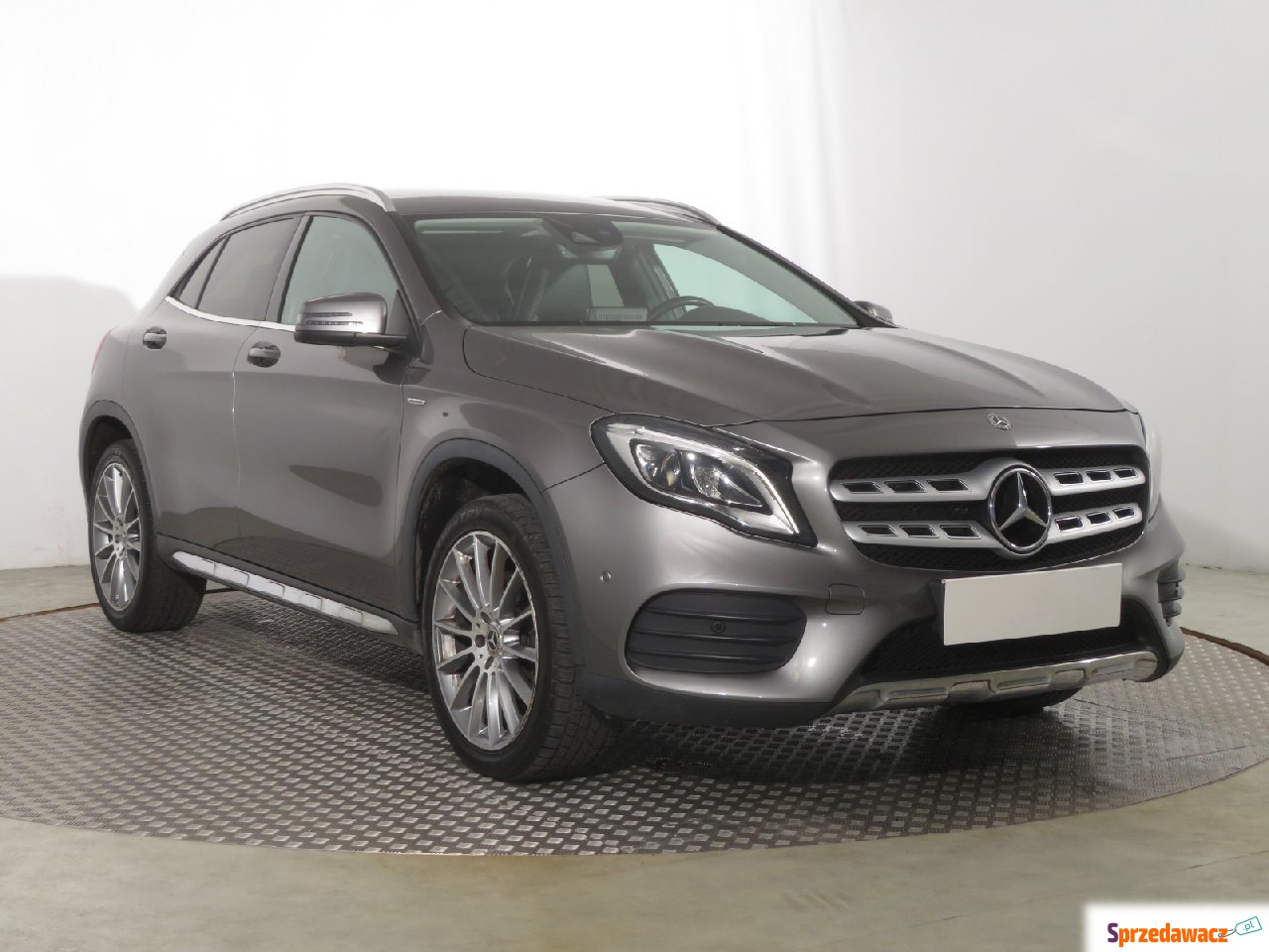 Mercedes - Benz GLA-klasa 2019