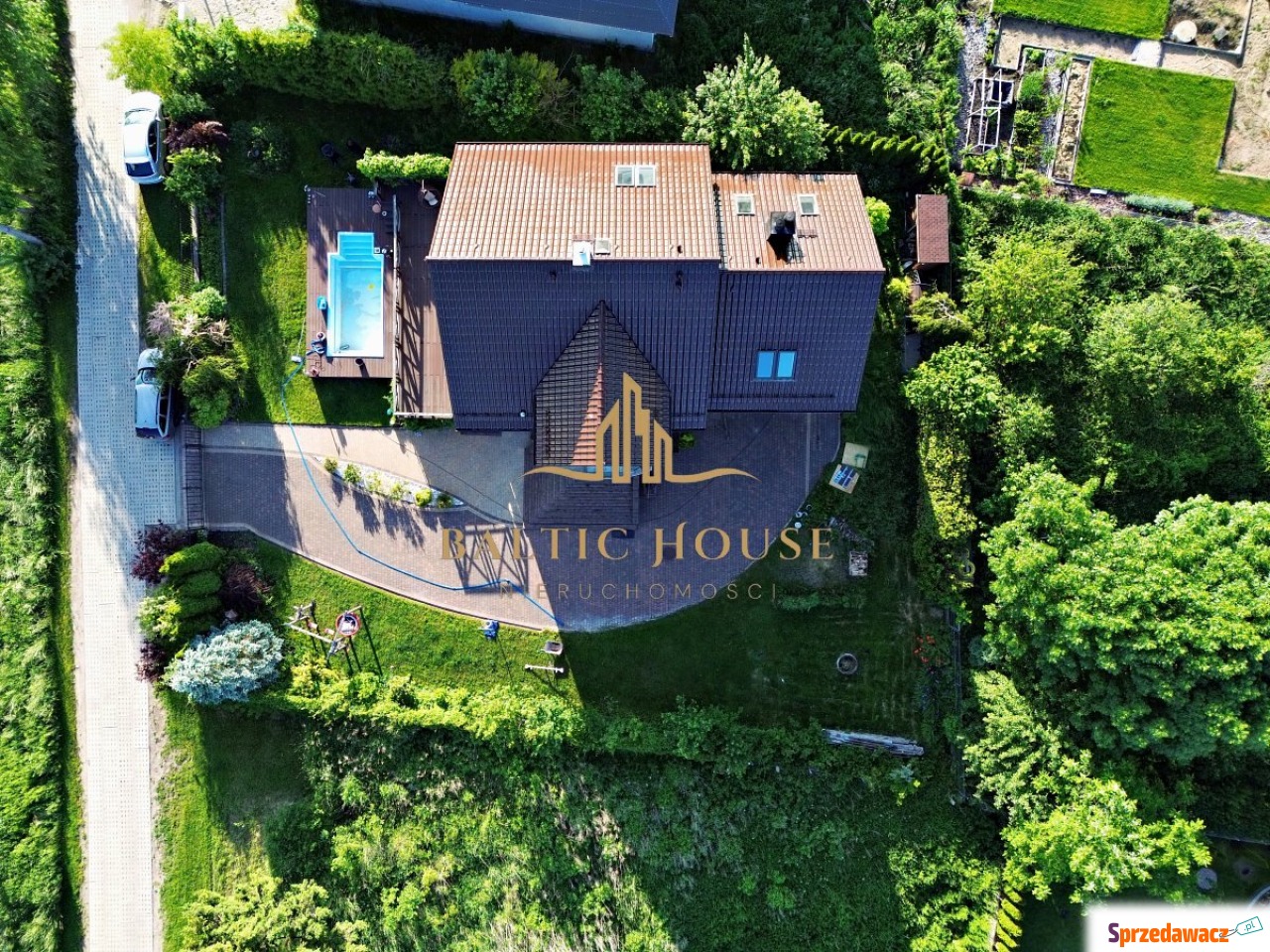 Dom wolnostojący Piękny ogród z...