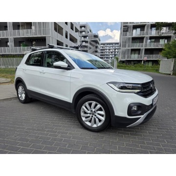 Volkswagen   Hatchback 2021,  1.0 benzyna, automat - Na sprzedaż za 58 900 zł - Warszawa - zdjęcie 1