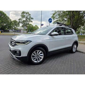 Volkswagen   Hatchback 2021,  1.0 benzyna, automat - Na sprzedaż za 58 900 zł - Warszawa - zdjęcie 3