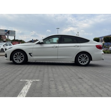 BMW Seria 3 2018,  2.0 benzyna, automat - Na sprzedaż za 64 700 zł - Janki - zdjęcie 8