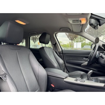 BMW Seria 3 2018,  2.0 benzyna, automat - Na sprzedaż za 64 700 zł - Janki - zdjęcie 5