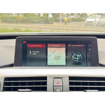 BMW Seria 3 2018,  2.0 benzyna, automat - Na sprzedaż za 64 700 zł - Janki - zdjęcie 2