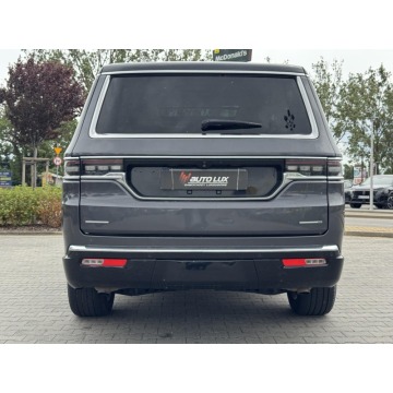 Jeep  2022,  6.4 benzyna, automat - Na sprzedaż za 219 700 zł - Janki - zdjęcie 3