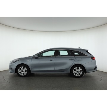 Kia Ceed  Kombi 2022,  1.5 benzyna - Na sprzedaż za 57 999 zł - Piaseczno - zdjęcie 4