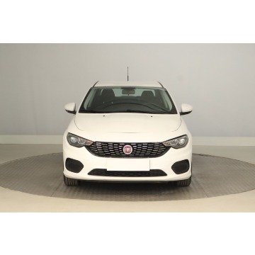 Fiat Tipo  Liftback 2019,  1.4 benzyna - Na sprzedaż za 39 999 zł - Zabrze - zdjęcie 2