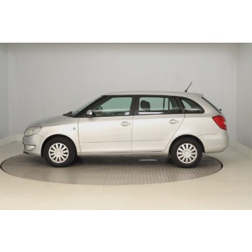 Skoda Fabia  Kombi 2013,  1.6 diesel - Na sprzedaż za 13 999 zł - Zabrze - zdjęcie 4