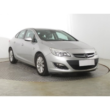 Opel Astra 1.7 CDTI (110KM), 2012