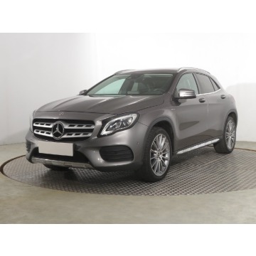 Mercedes - Benz GLA-klasa  SUV 2019,  1.6 benzyna, automat - Na sprzedaż za 83 999 zł - Katowice - zdjęcie 3