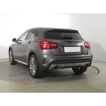 Mercedes - Benz GLA-klasa  SUV 2019,  1.6 benzyna, automat - Na sprzedaż za 83 999 zł - Katowice - zdjęcie 5