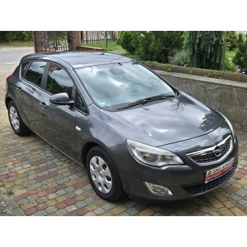 Opel Astra  Hatchback 2010,  1.7 diesel - Na sprzedaż za 15 500 zł - Wąchock - zdjęcie 5