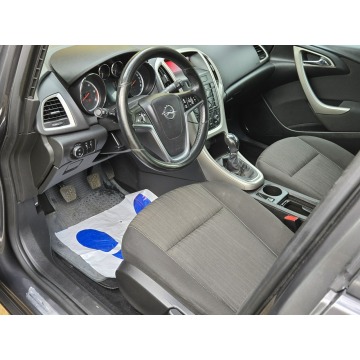 Opel Astra  Hatchback 2010,  1.7 diesel - Na sprzedaż za 15 500 zł - Wąchock - zdjęcie 12
