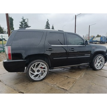 Cadillac Escalade  SUV 2013,  6.2 benzyna, automat - Na sprzedaż za 50 000 zł - Gizałki - zdjęcie 4