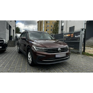 Volkswagen Tiguan  SUV 2021,  2.0 diesel, automat - Na sprzedaż za 88 500 zł - Gdynia - zdjęcie 3