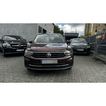 Volkswagen Tiguan  SUV 2021,  2.0 diesel, automat - Na sprzedaż za 88 500 zł - Gdynia - zdjęcie 2