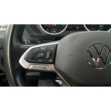 Volkswagen Tiguan  SUV 2021,  2.0 diesel, automat - Na sprzedaż za 88 500 zł - Gdynia - zdjęcie 12