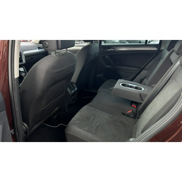 Volkswagen Tiguan  SUV 2021,  2.0 diesel, automat - Na sprzedaż za 88 500 zł - Gdynia - zdjęcie 9